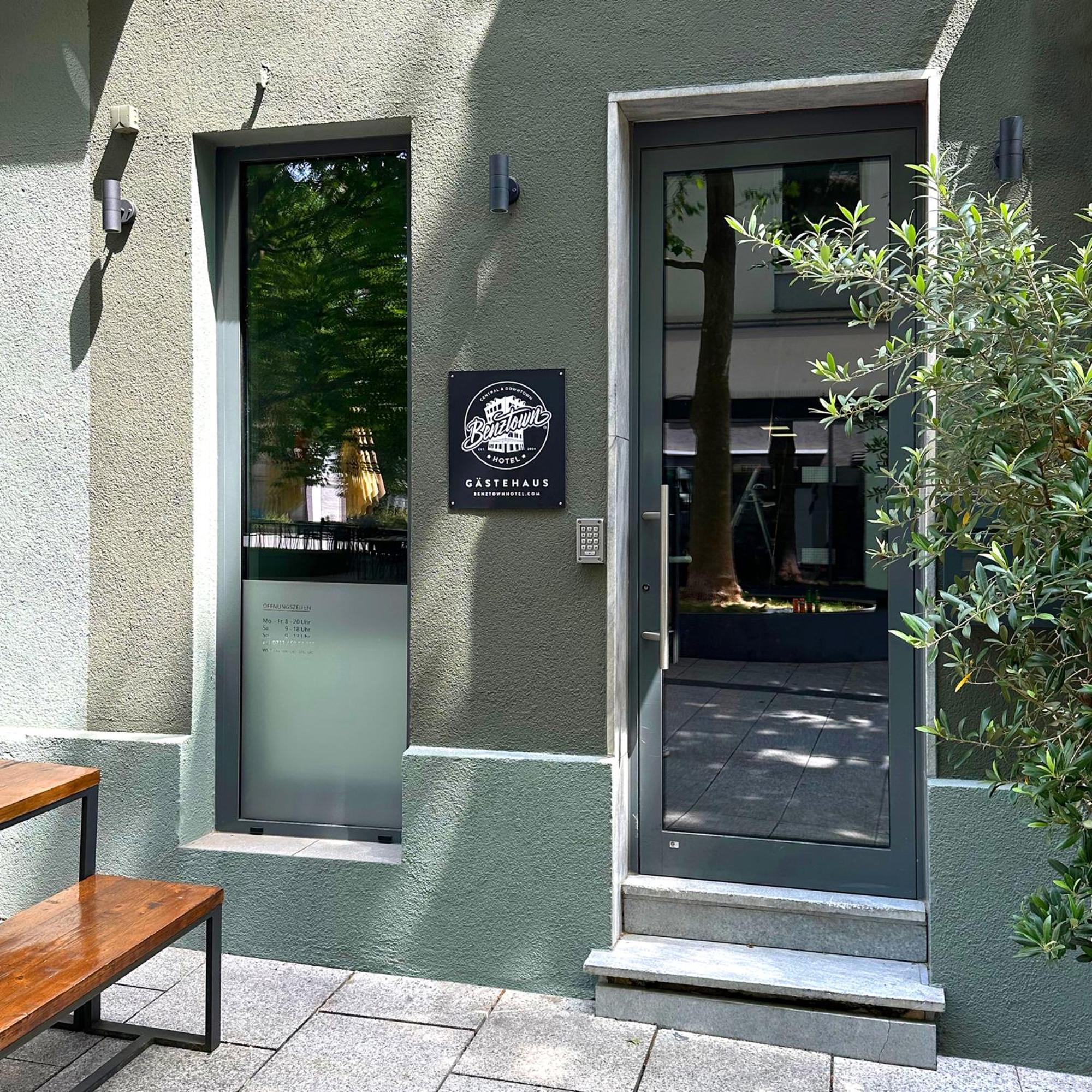 Benztown Hotel Gaestehaus Stuttgart Exterior foto
